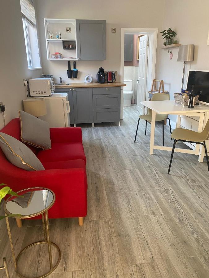Hugo Mews Bright Studio Apartment Bray Luaran gambar