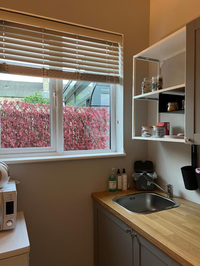 Hugo Mews Bright Studio Apartment Bray Luaran gambar