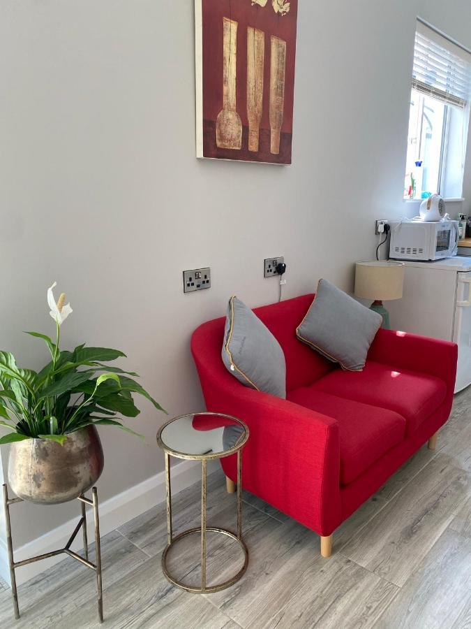Hugo Mews Bright Studio Apartment Bray Luaran gambar